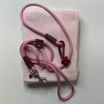 Lifestyle Image: Sailor Lead Pink Cranberry