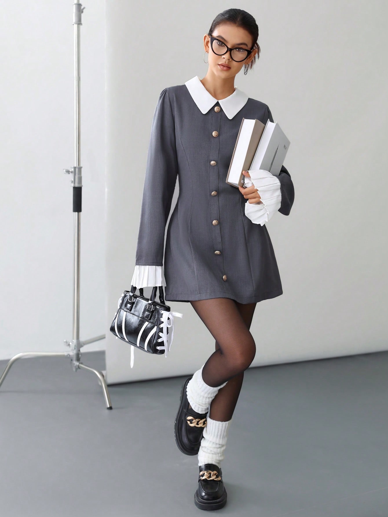 Collegiate Style Contrast Collar Design Pleated Waist Women Short Dress