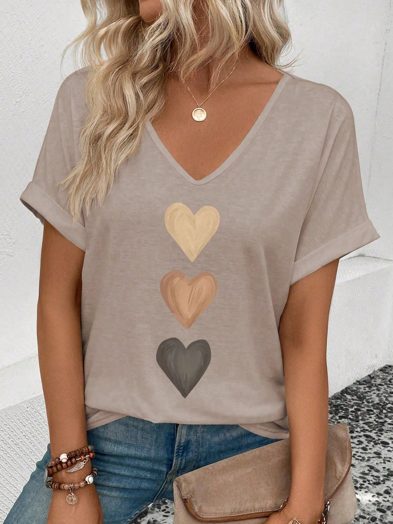Women's V-Neck Flared Cuff, Ombre Heart Print Pattern Casual Versatile T-Shirt, Spring/Summer