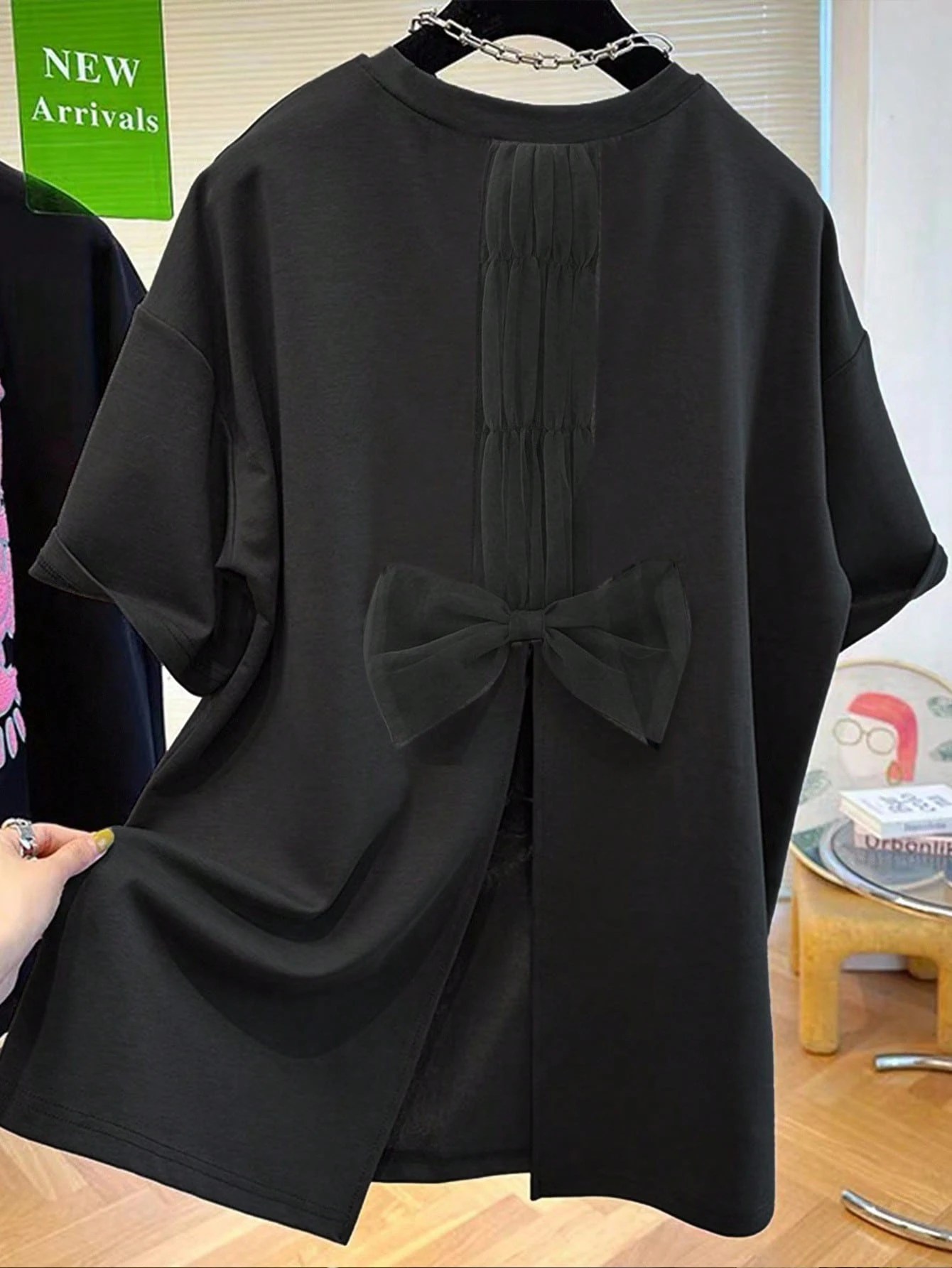 Women Plus Size Crew Neck T-Shirt With Back Bowknot Decoration