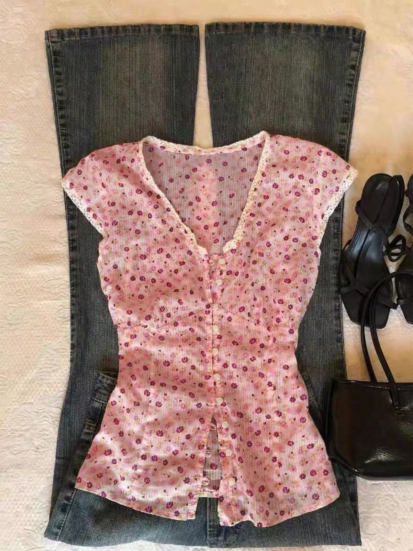 Women's Retro Ditsy Floral Button Ruched V-Neck T-Shirt, Suitable For Summer